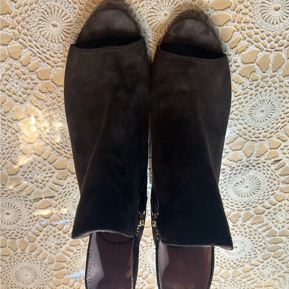 Taryn Rose Brown Suede Leather Open Toes Fleet Ankle Booties, Size 9.5 - Picture 13 of 16